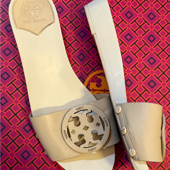 Tory Burch Tan Slide Sandals with Signature Medallion - Picture 2 of 2